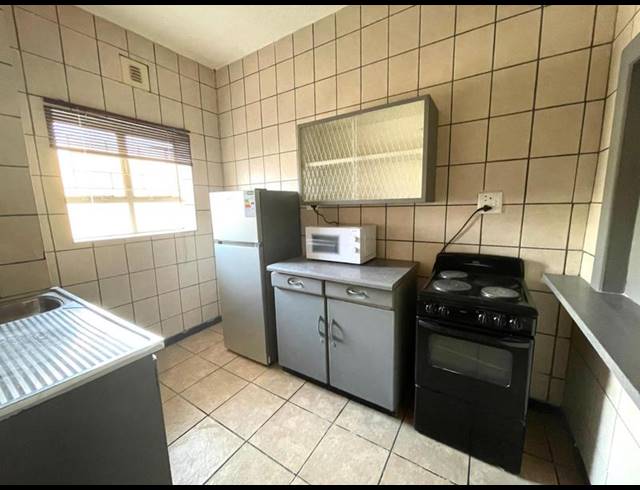 2 BEDROOM PROPERTY TO RENT IN DIE BULT